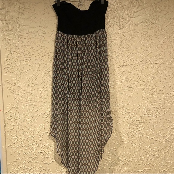 Patterned High-Low Dress - Picture 2 of 9